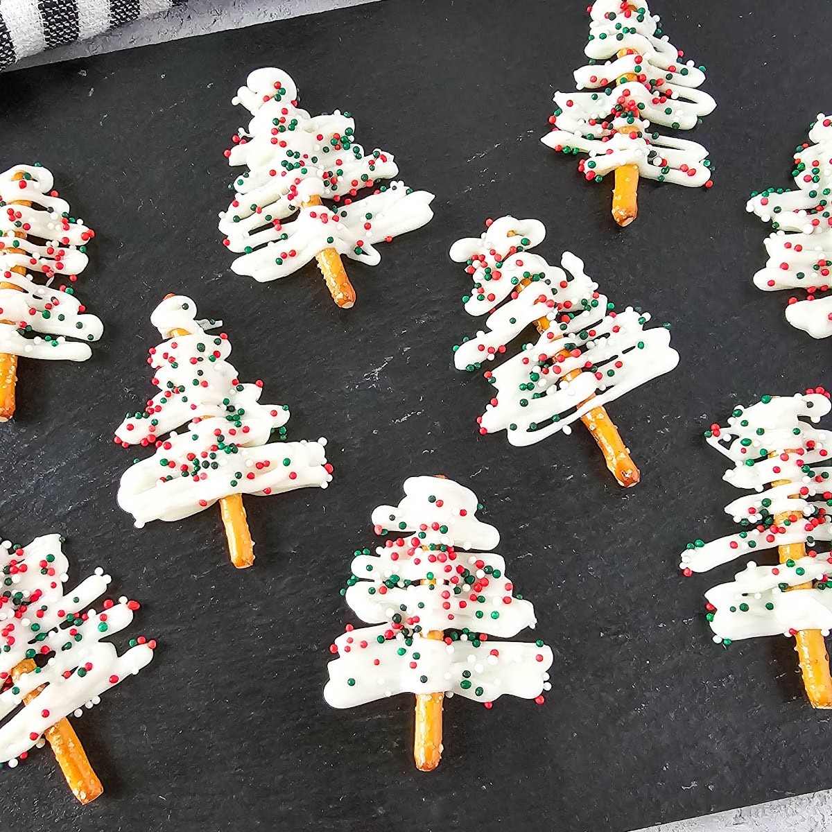 White Chocolate Mini Pretzel Trees 1 white chocolate mini pretzel trees featured image
